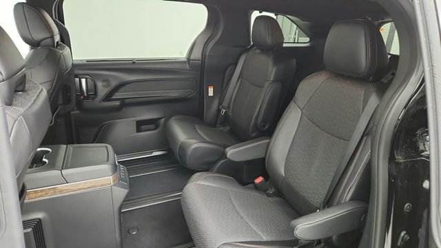 2025 Toyota Sienna Platinum AWD, 7-Seater - 22951240 - 19