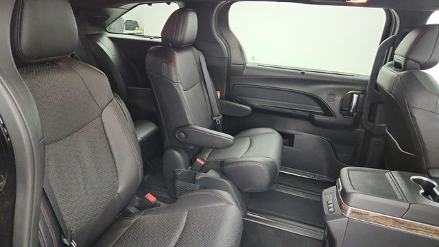 2025 Toyota Sienna Platinum AWD, 7-Seater - 22951240 - 22