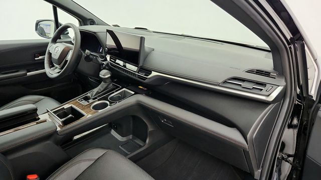 2025 Toyota Sienna Platinum AWD, 7-Seater - 22951240 - 24