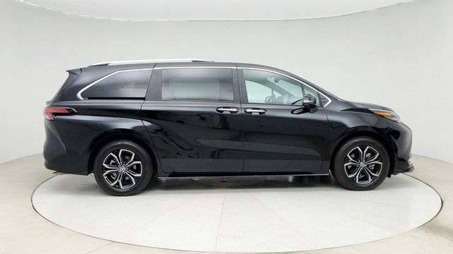 2025 Toyota Sienna Platinum AWD, 7-Seater - 22951240 - 3