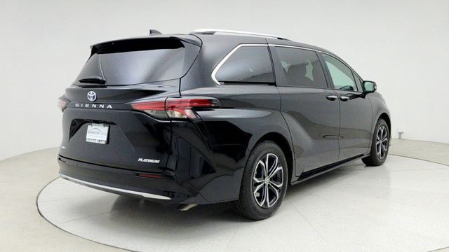 2025 Toyota Sienna Platinum AWD, 7-Seater - 22951240 - 4