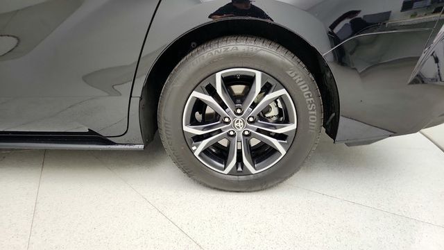 2025 Toyota Sienna Platinum AWD, 7-Seater - 22951240 - 8