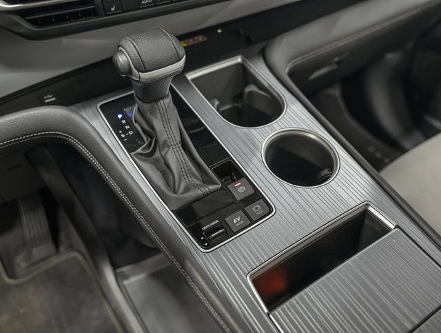 2025 Toyota Sienna XLE - 23083300 - 22