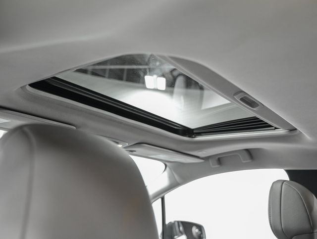 2025 Toyota Sienna XLE - 23083300 - 24