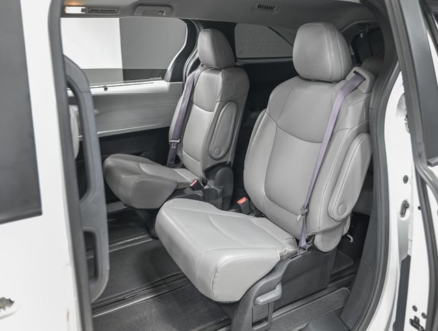 2025 Toyota Sienna XLE - 23083300 - 25