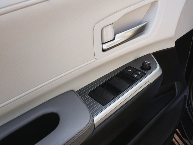 2025 Toyota Sienna XLE - 23093198 - 11