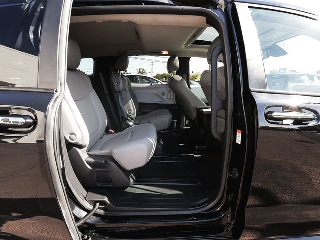 2025 Toyota Sienna XLE - 23093198 - 14