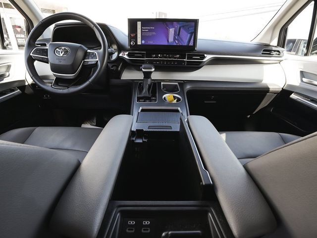 2025 Toyota Sienna XLE - 23093198 - 35