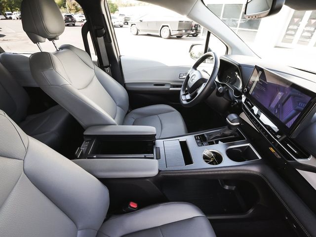 2025 Toyota Sienna XLE - 23093198 - 40