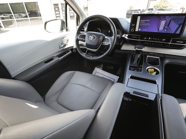 2025 Toyota Sienna XLE - 23093198 - 42