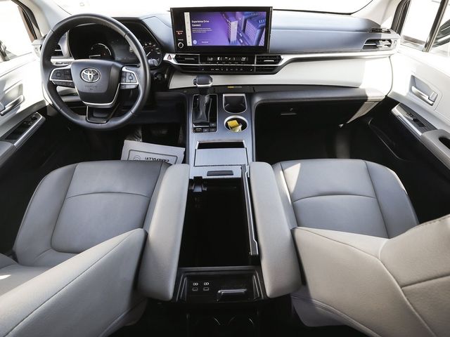 2025 Toyota Sienna XLE - 23093198 - 44