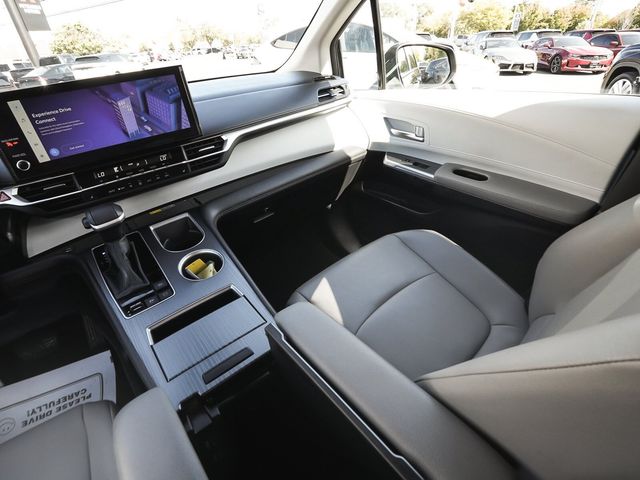 2025 Toyota Sienna XLE - 23093198 - 45
