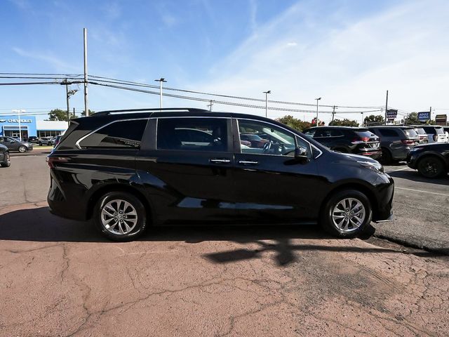 2025 Toyota Sienna XLE - 23093198 - 6