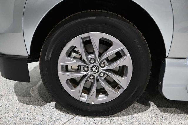 2025 Toyota Sienna XLE AWD 7-Passenger - 23098845 - 11