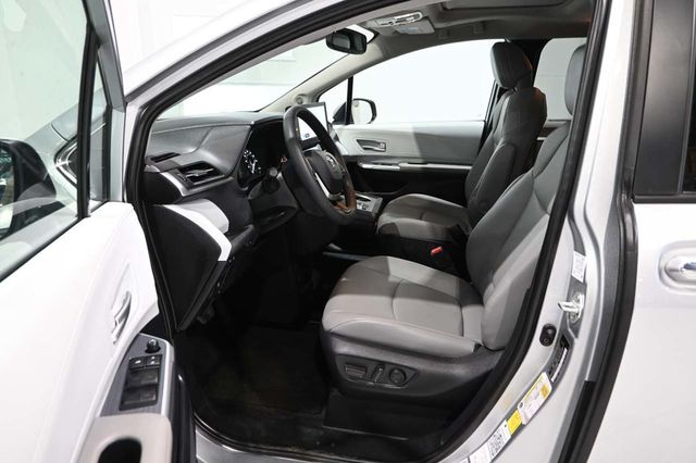 2025 Toyota Sienna XLE AWD 7-Passenger - 23098845 - 12