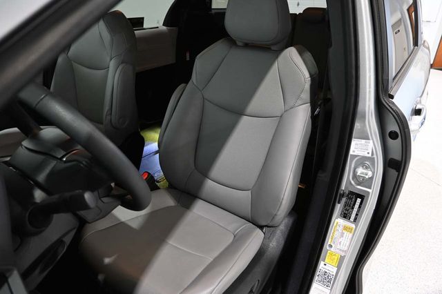 2025 Toyota Sienna XLE AWD 7-Passenger - 23098845 - 13