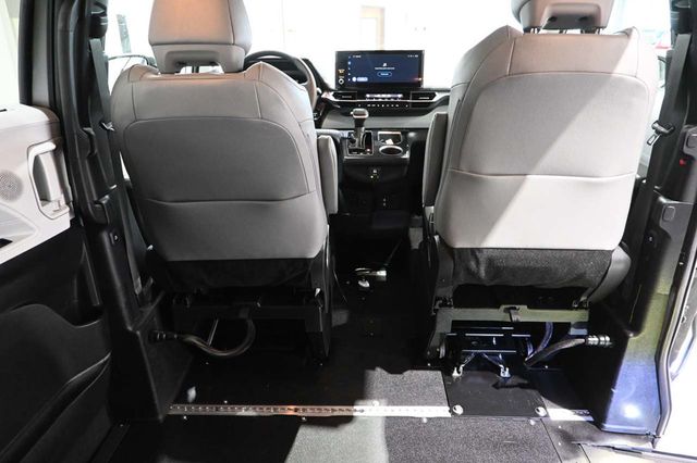 2025 Toyota Sienna XLE AWD 7-Passenger - 23098845 - 19