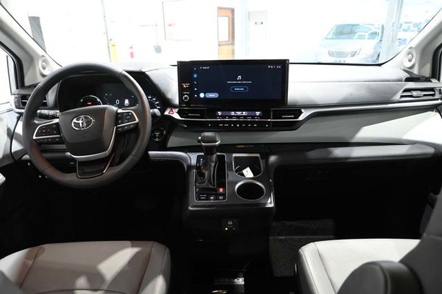 2025 Toyota Sienna XLE AWD 7-Passenger - 23098845 - 22