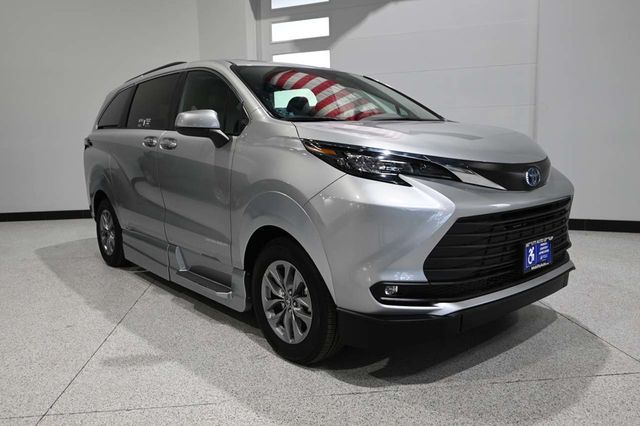 2025 Toyota Sienna XLE AWD 7-Passenger - 23098845 - 2