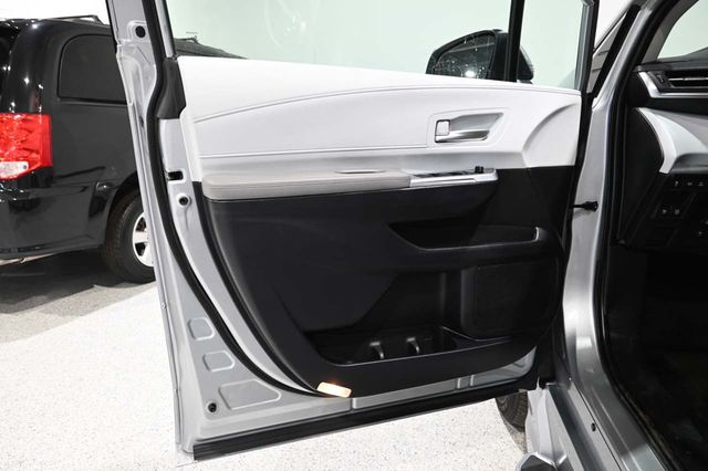 2025 Toyota Sienna XLE AWD 7-Passenger - 23098845 - 30