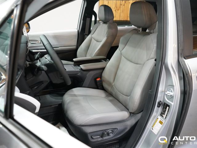 2025 Toyota Sienna XLE FWD 8-Passenger - 22956976 - 11