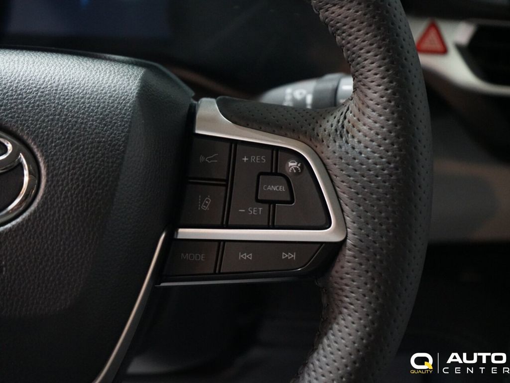 2025 Toyota Sienna XLE FWD 8-Passenger - 22956976 - 16