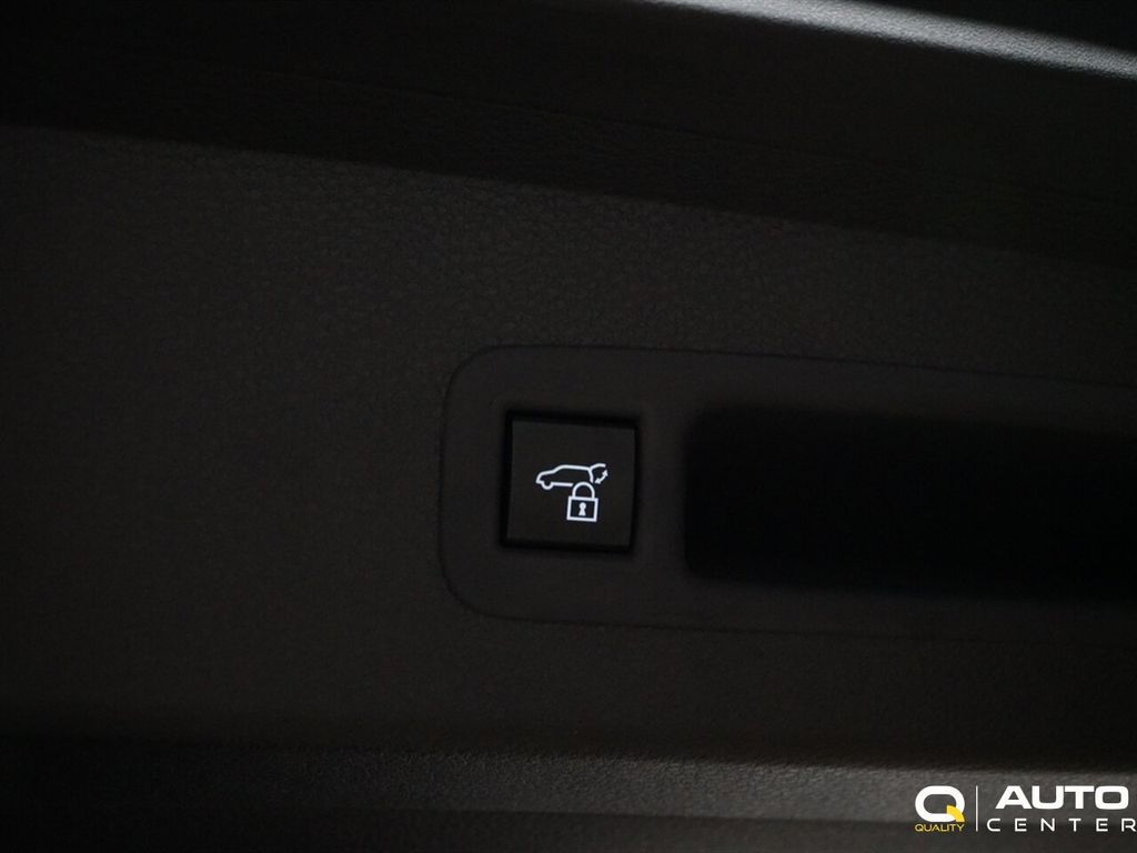 2025 Toyota Sienna XLE FWD 8-Passenger - 22956976 - 32