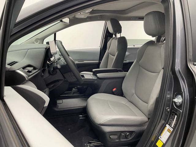 2025 Toyota Sienna XLE FWD 8-Passenger - 22985541 - 12
