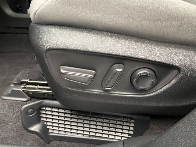 2025 Toyota Sienna XLE FWD 8-Passenger - 22985541 - 13