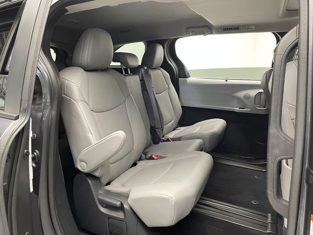 2025 Toyota Sienna XLE FWD 8-Passenger - 22985541 - 36