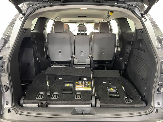 2025 Toyota Sienna XLE FWD 8-Passenger - 22985541 - 40