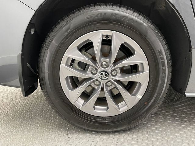 2025 Toyota Sienna XLE FWD 8-Passenger - 22985541 - 46