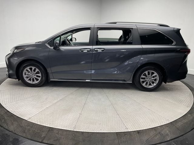 2025 Toyota Sienna XLE FWD 8-Passenger - 22985541 - 7
