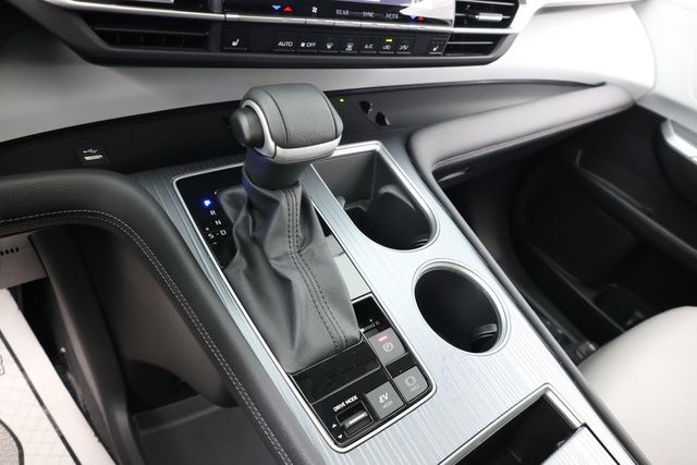 2025 Toyota Sienna XLE FWD 8-Passenger - 22937513 - 13