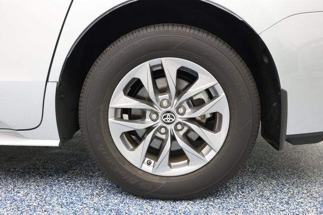 2025 Toyota Sienna XLE FWD 8-Passenger - 22937513 - 5