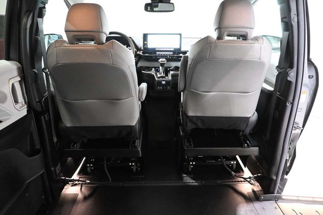 2025 Toyota Sienna XLE Mobility Handicap Van - 23034108 - 19