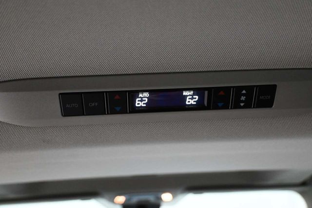 2025 Toyota Sienna XLE Mobility Handicap Van - 23034108 - 28