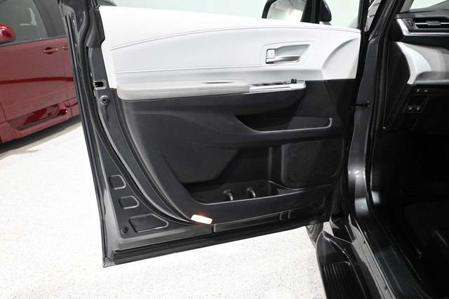 2025 Toyota Sienna XLE Mobility Handicap Van - 23034108 - 29
