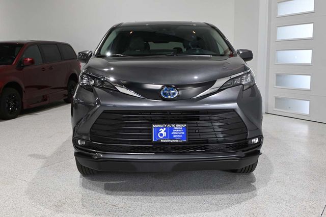 2025 Toyota Sienna XLE Mobility Handicap Van - 23034108 - 3