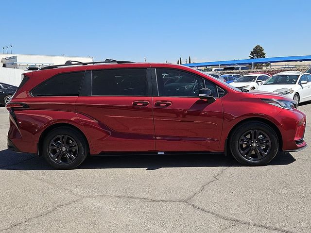 2025 Toyota Sienna XSE AWD 7-Passenger - 23001940 - 4