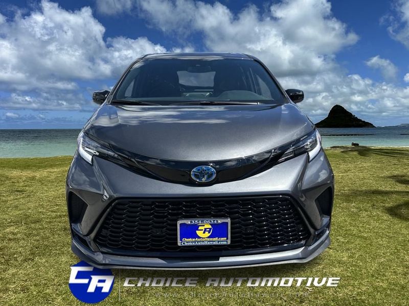 2025 Toyota Sienna XSE FWD 7-Passenger - 22943845 - 9