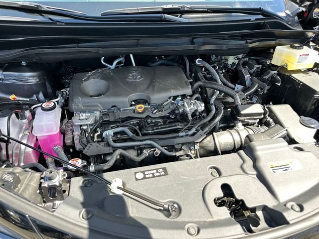 2025 Toyota Sienna XSE FWD 7-Passenger - 22943845 - 19