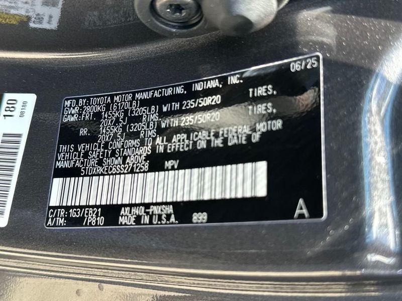 2025 Toyota Sienna XSE FWD 7-Passenger - 22943845 - 20