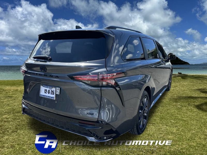 2025 Toyota Sienna XSE FWD 7-Passenger - 22943845 - 6