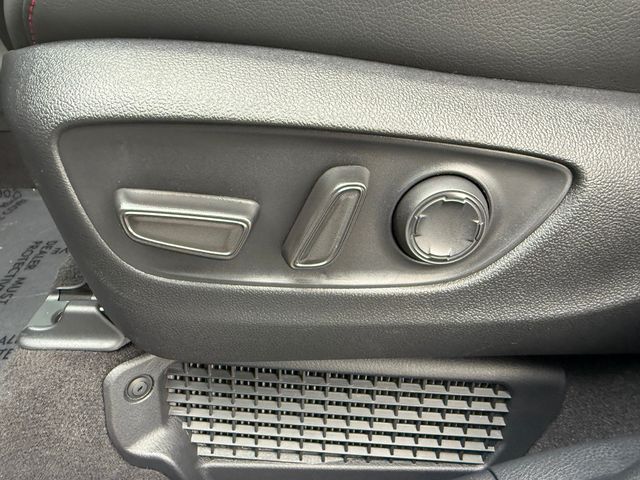 2025 Toyota Sienna XSE FWD 7-Passenger - 22818980 - 11