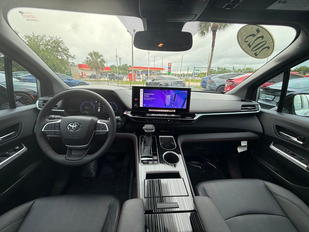 2025 Toyota Sienna XSE FWD 7-Passenger - 22818980 - 19