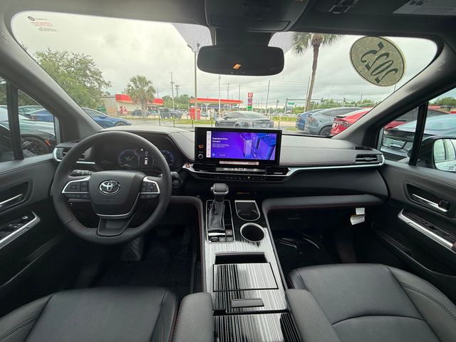 2025 Toyota Sienna XSE FWD 7-Passenger - 22818980 - 19