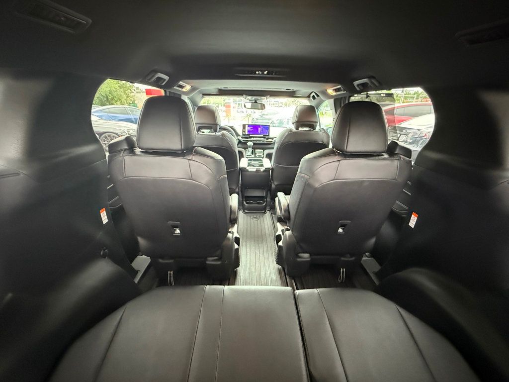 2025 Toyota Sienna XSE FWD 7-Passenger - 22818980 - 24