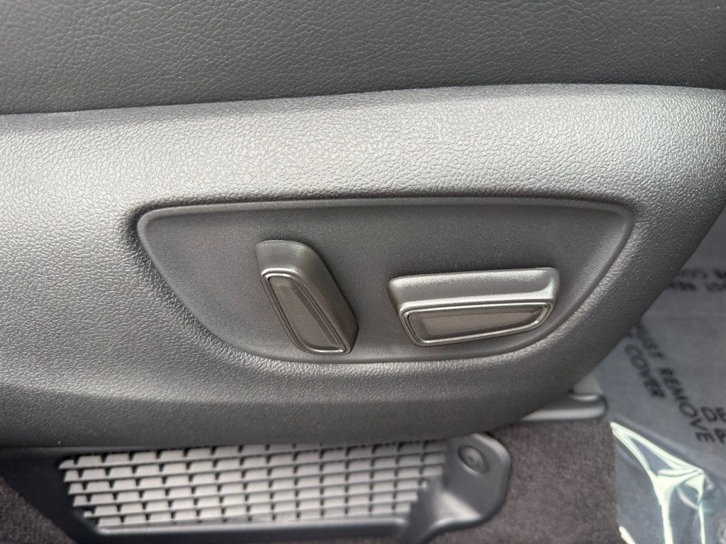 2025 Toyota Sienna XSE FWD 7-Passenger - 22818980 - 30