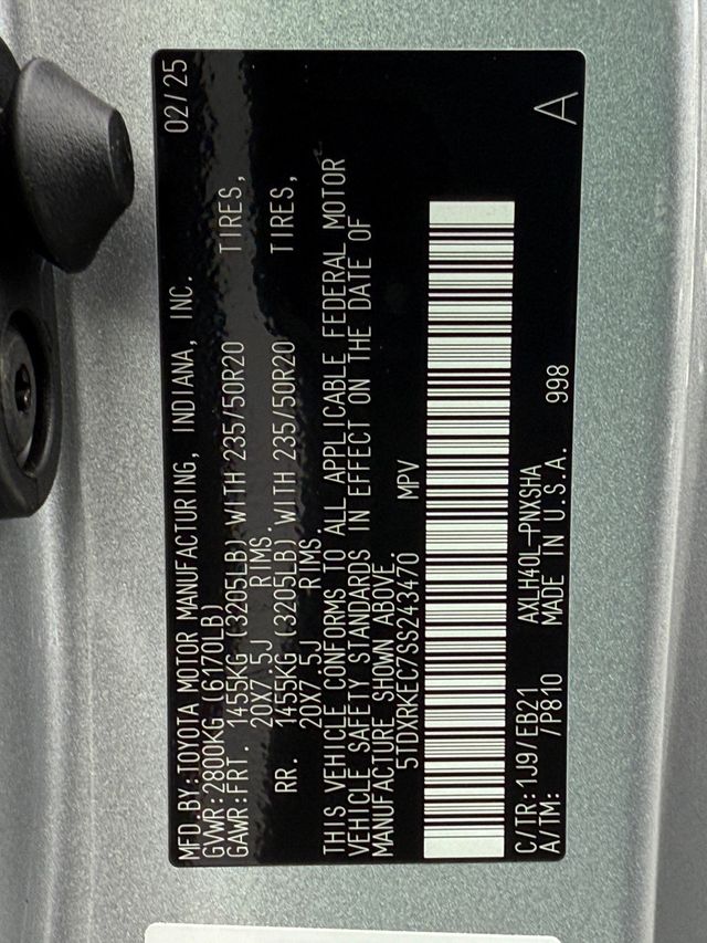 2025 Toyota Sienna XSE FWD 7-Passenger - 22818980 - 37